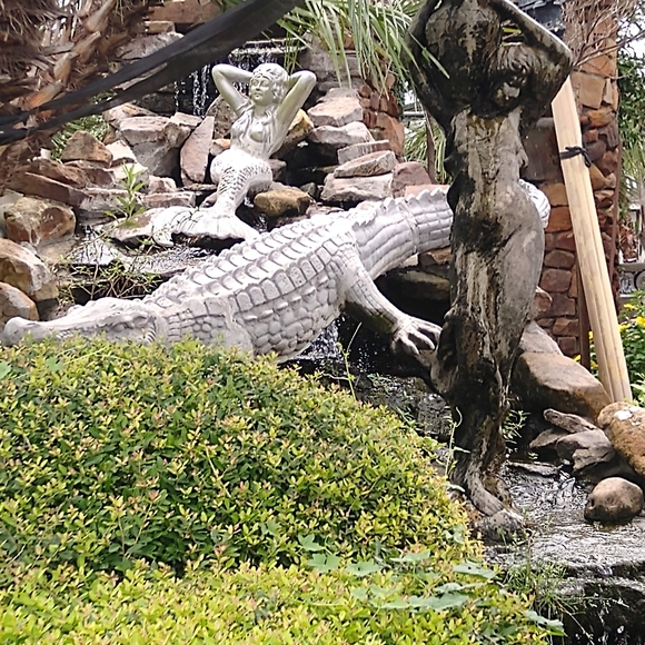 Meet your Posher, Jeffrey - Picture 2 of 6